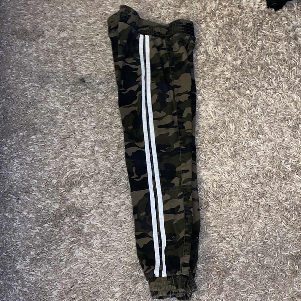 High Rise Camo Joggers - Picture 2 of 10
